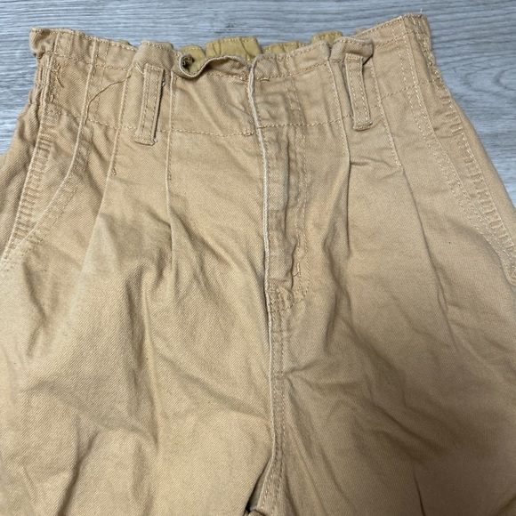 Forever 21 Women's Tan Cargo Pants - Picture 3 of 5